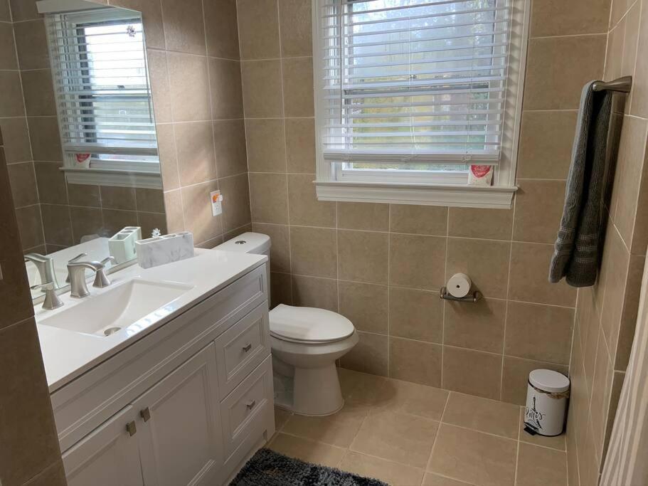 Renovated 3Bedroom 2.5Bath 2 Story House W/ Garage Лорънсвил Екстериор снимка