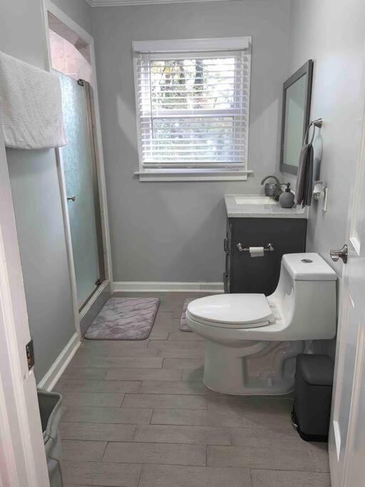 Renovated 3Bedroom 2.5Bath 2 Story House W/ Garage Лорънсвил Екстериор снимка